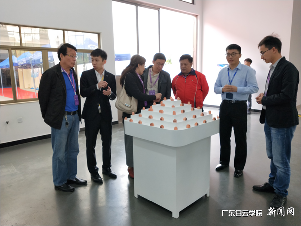我院一行与东莞精雕技术人员交流学习.png