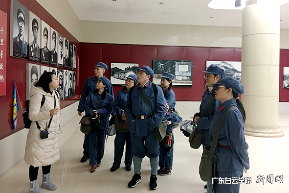 会计学院教工党支部参观毛泽东故居留影.png