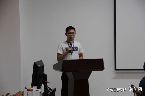学生代表陈高峰发言.jpg