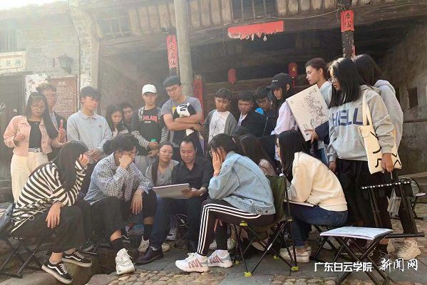 带队老师现场示范.jpg