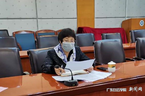副校长吴立平（左）提出工作要求.jpg