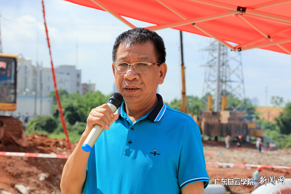 南方建设集团董事长潘启开讲话.png