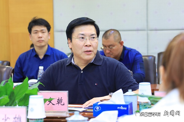 校长黄大乾讲话.jpg