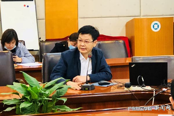 校长助理肖军田主讲.png