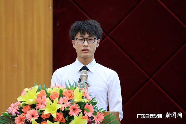 国家励志奖学金获奖代表刘清亮同学宣讲.jpg