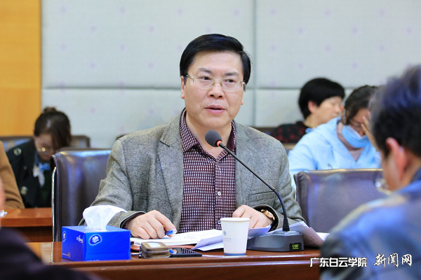 黄大乾校长讲话.png