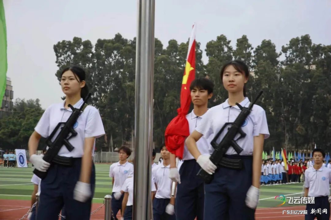 升国旗.jpg